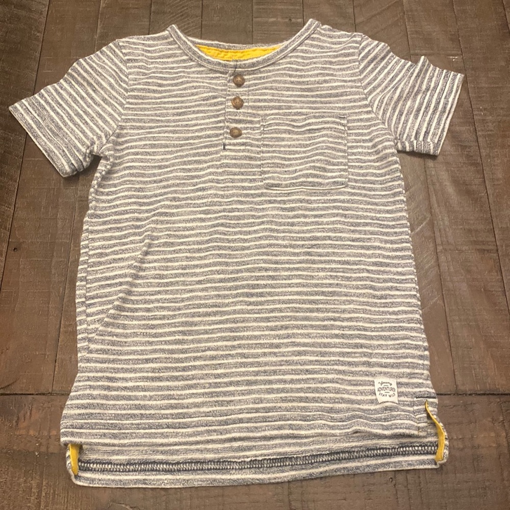 Carters short sleeved t - 4T